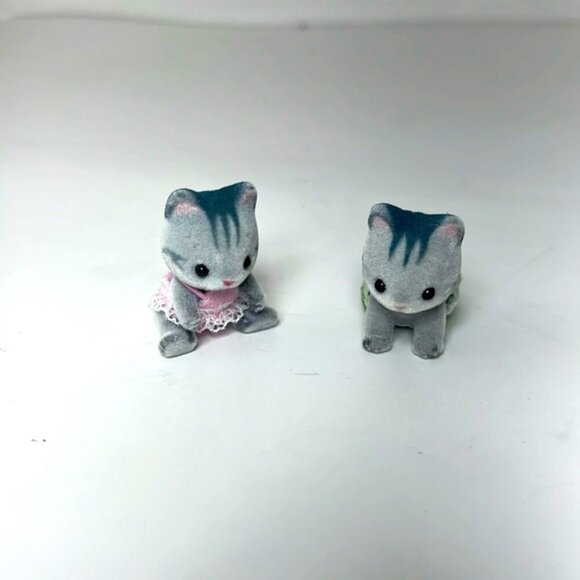 Sylvanian Families Calico Critters - Harvey Grey Cat Twin Babies - Retired - Picture 2 of 3